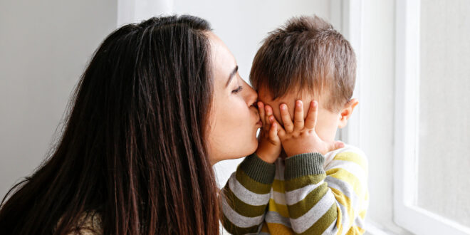 NO OBLIGUES A TU HIJO A ABRAZAR A QUIEN NO QUIERE 2026 NO OBLIGUES A TU HIJO A ABRAZAR A QUIEN NO QUIERE