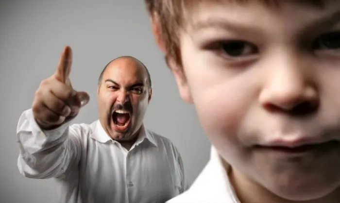 USTED ES SU PADRE, NO SU ENTRENADOR