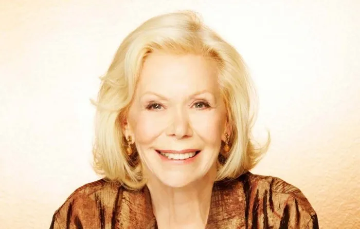 ¿PERSIGUES TU FELICIDAD O LA CREAS? POR LOUISE HAY