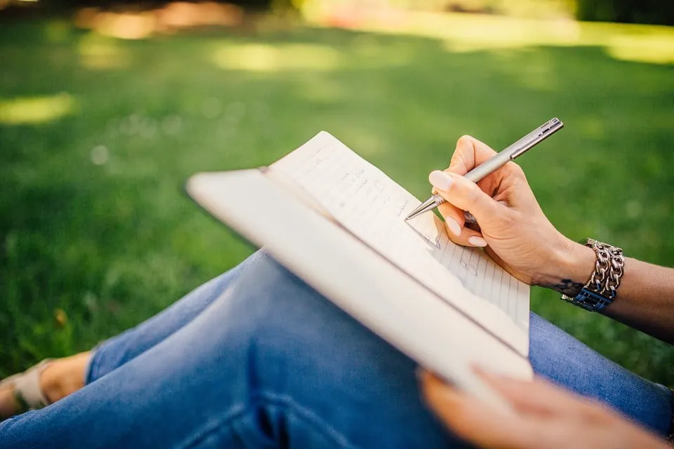 CÓMO REESCRIBIR LA HISTORIA DE TU VIDA