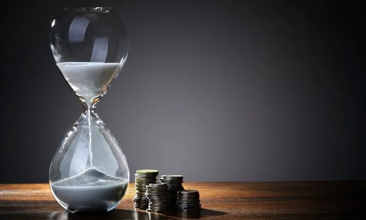¿QUÉ NOS HACE MÁS FELICES: TENER TIEMPO O TENER DINERO?