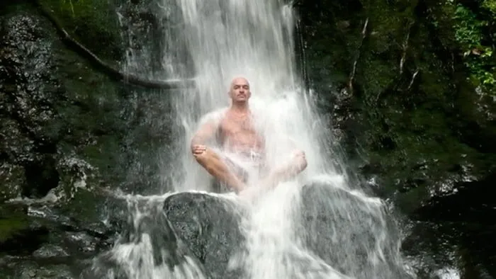 RELAJA LA MENTE EN EL AGUA