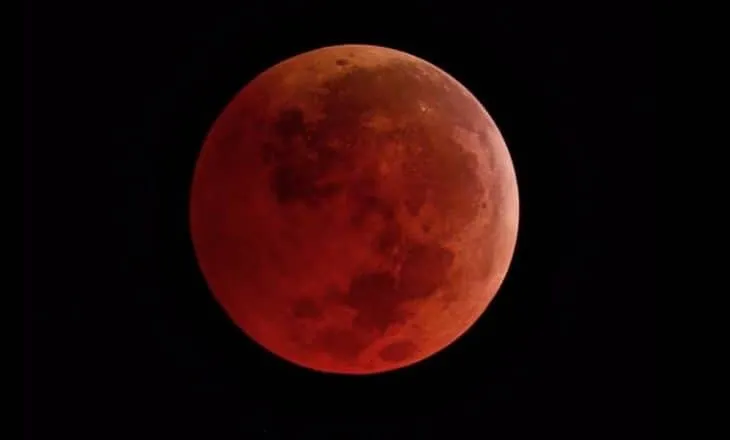 SUPERLUNA AZUL DE SANGRE CON ECLIPSE TOTAL