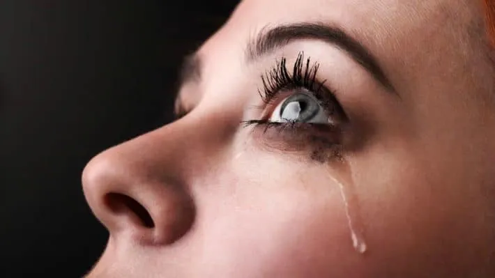 LAS PERSONAS QUE LLORAN EN LAS PELÍCULAS SON EMOCIONALMENTE MÁS FUERTES