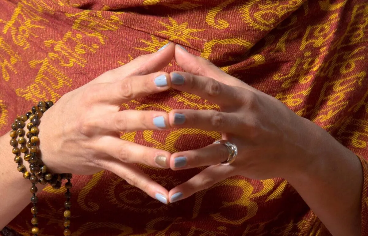 HAKINI MUDRA: EL MUDRA PARA CONCENTRAR LA ENERGÍA 2026 HAKINI MUDRA: EL MUDRA PARA CONCENTRAR LA ENERGÍA