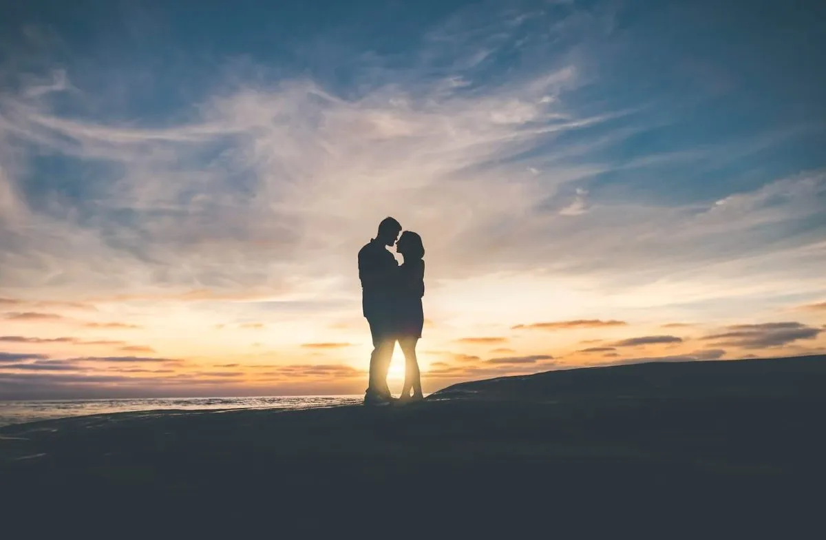 HAY HOMBRES QUE LLEGAN A TU VIDA PARA REPARAR