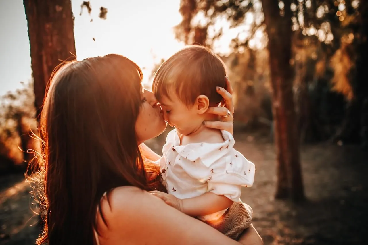 EL PODER DE LOS BESOS DE BUENAS NOCHES A LOS HIJOS
